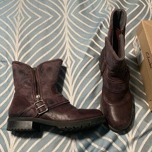 Clarks zip up boots